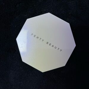 Fenty Beauty Killawhatt Highlighter Duo in Lightning Dust/Crystal Fire